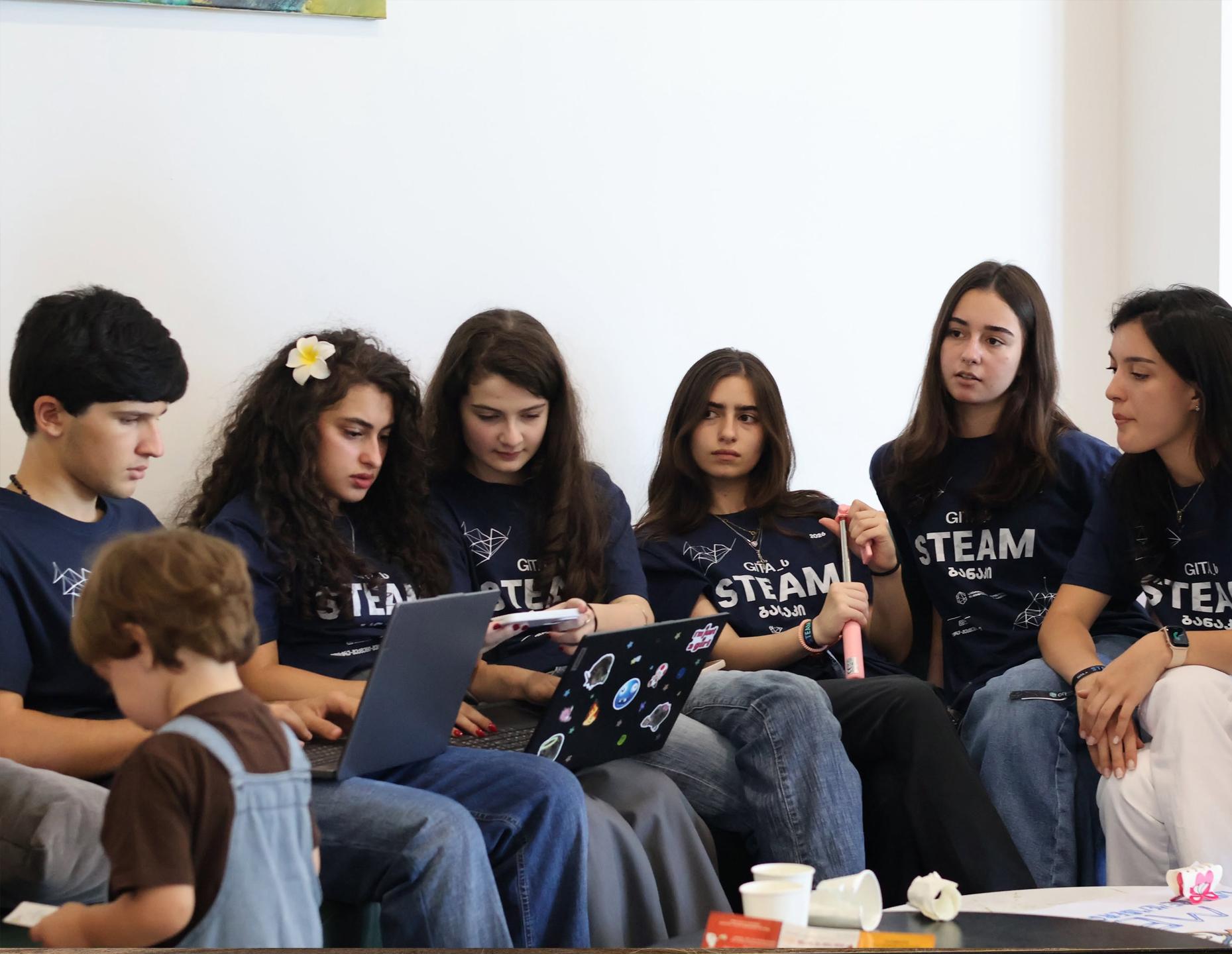 STEAM ბანაკი