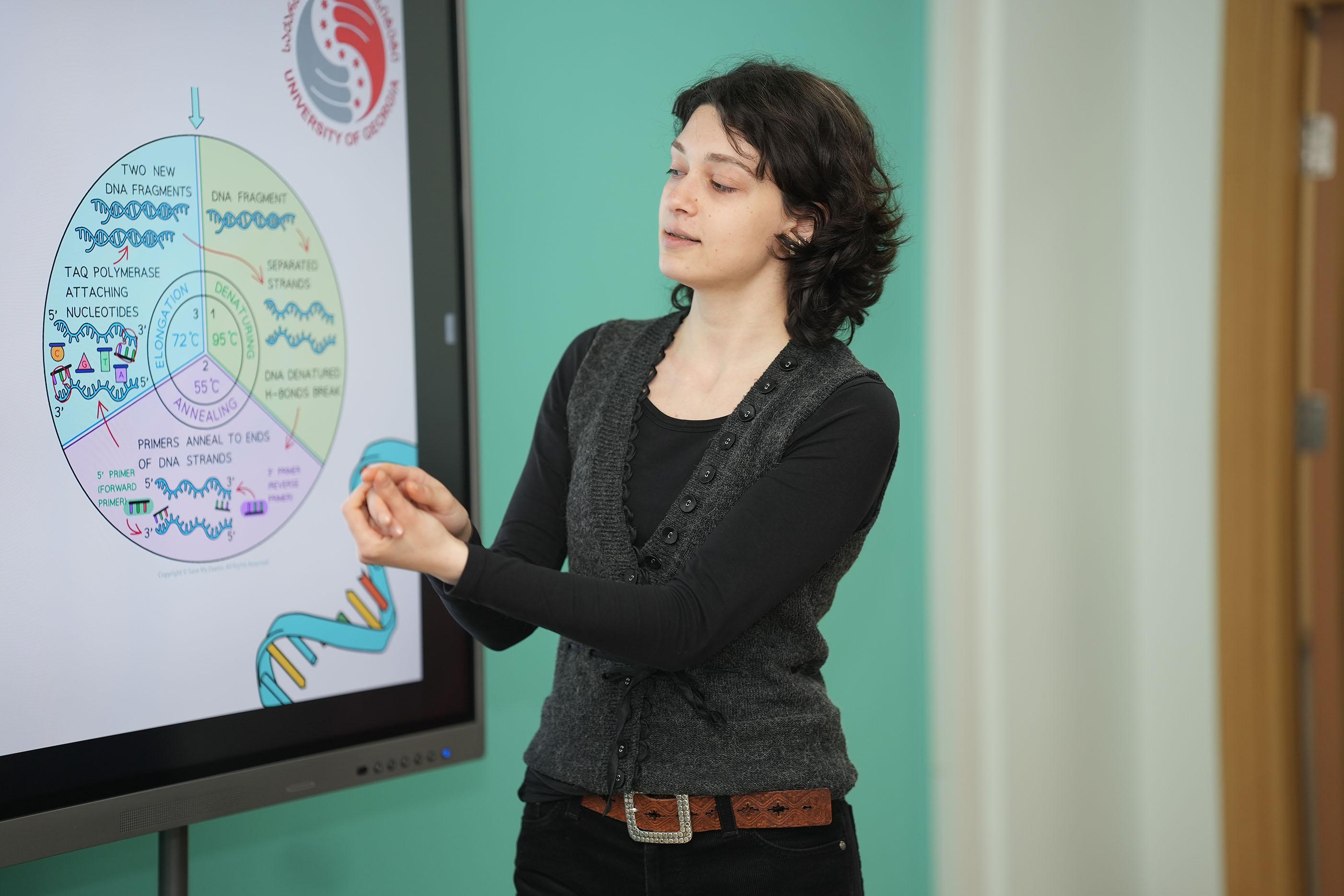 ბაქსვუდის სკოლის უფროსკლასელები საქართველოს უნივერსიტეტის მეცნიერებისა და ტექნოლოგიების სკოლას ესტუმრნენ