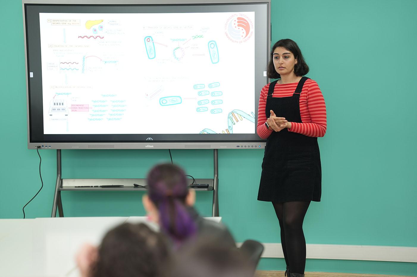 ბაქსვუდის სკოლის უფროსკლასელები საქართველოს უნივერსიტეტის მეცნიერებისა და ტექნოლოგიების სკოლას ესტუმრნენ